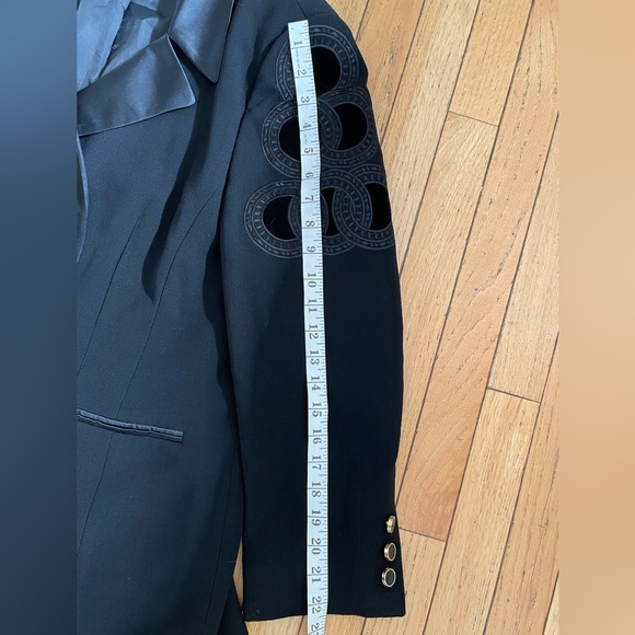 Vintage 1980s Escada black wool blazer by Margaretha Ley size 42 - Picture 14 of 15